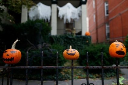 Hilferuf aus chinesischem Arbeitslager in Halloween-Dekoration gefunden