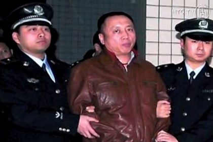 Polizei unter Bo Xilai zwang Angeklagten seinem Anwalt etwas anzuhängen