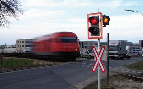 Sicheres Warnsystem für unbeschrankte Bahnübergänge in Österreich