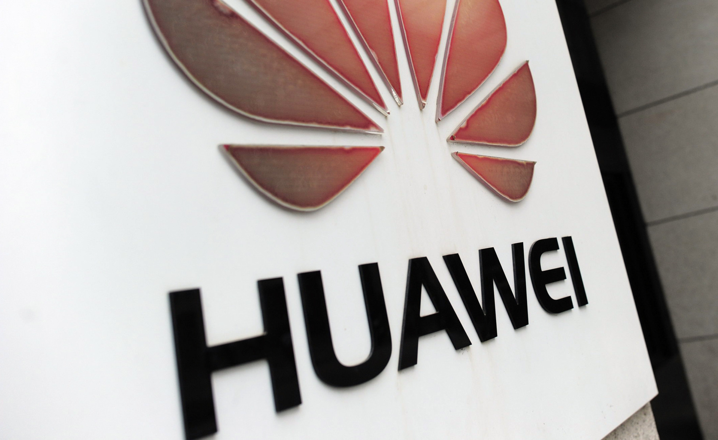 China: Verstößt Huawei-Partner gegen US-Embargo für Iran?