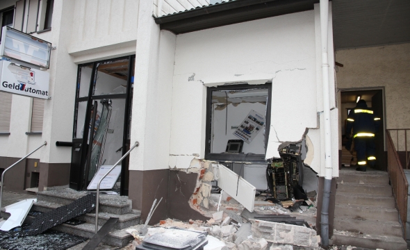Hessen: Geldautomat bei Explosion zerstört – Haus einsturzgefährdet