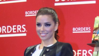 Eva Longoria schreibt Examensarbeit in Politikwissenschaften