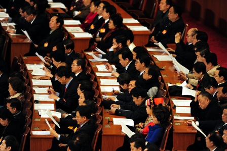 China: Beamte fressen dem Staat die Haare vom Kopf