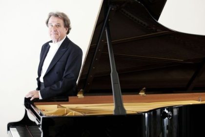 Rudolf Buchbinder triumphiert als Klangmagier mit Beethoven in Berlin