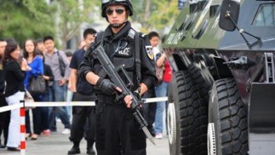 China: Panzer auf der Internationalen Garten Messe in Peking