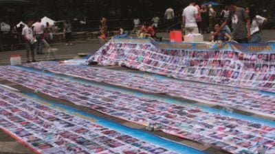 Hunderte Fotos von in China vermissten Kindern wurden in New York ausgestellt