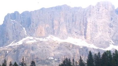 20-Tonnen-Fels donnert gegen Haus in Tirol