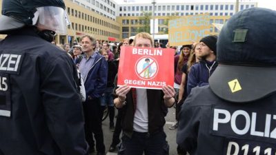 Flüchtlingsheim-Streit: Polizei-Großaufgebot in Berlin