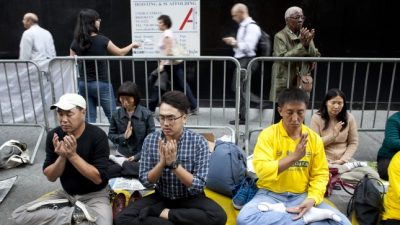 Chinas Xi in New York: Menschenrechtler grüßen mit Protest