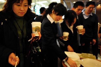 China: Staatsfernsehen erntet Spott für „Anti-Starbucks“-Report