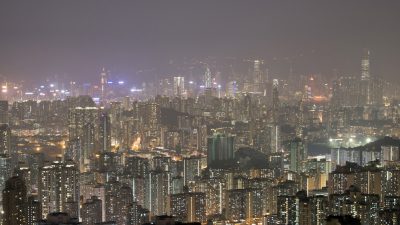 China: Festland-Millionäre stürmen Hongkong