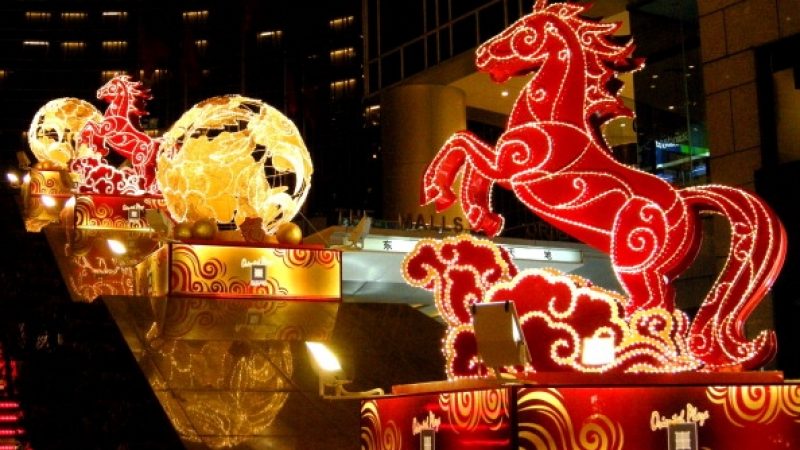„Chinas Jahr des Pferdes bringt Merkel und Holz-Aktien Glück“