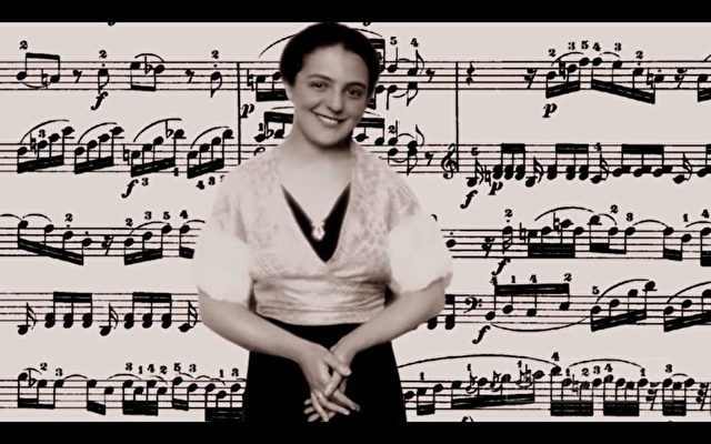 Alice Herz-Sommer als junge Pianistin in Prag