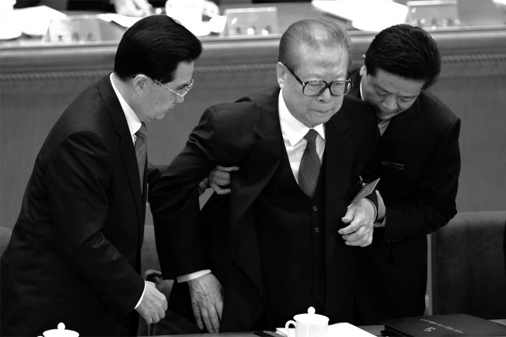Mit letzter Kraft: Chinas Ex-Diktator Jiang Zemin (87) zeigt sich öffentlich