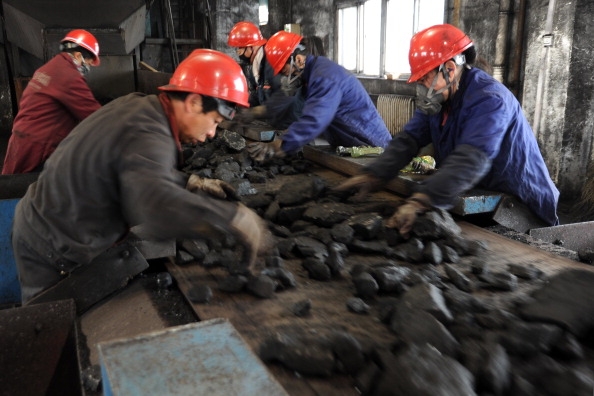 China streicht 500.000 Jobs in der Stahl- und Kohlebranche