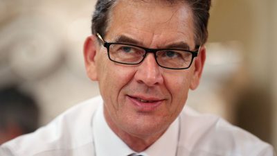 Entwicklungsminister Müller: Afrikaner geben Geld für „Alkohol, Drogen und Frauen“ aus – Ärger nach politisch unkorrekter Aussage