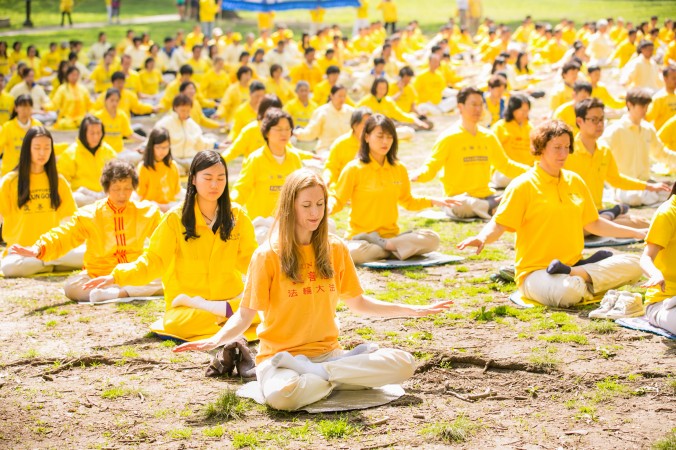 Der Welt Falun Dafa Tag wird am 13. Mai gefeiert