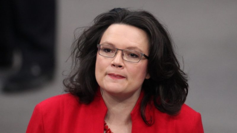 Streit um Rentenreform: Linken-Chefin bezeichnet Nahles als „Trickbetrügerin“