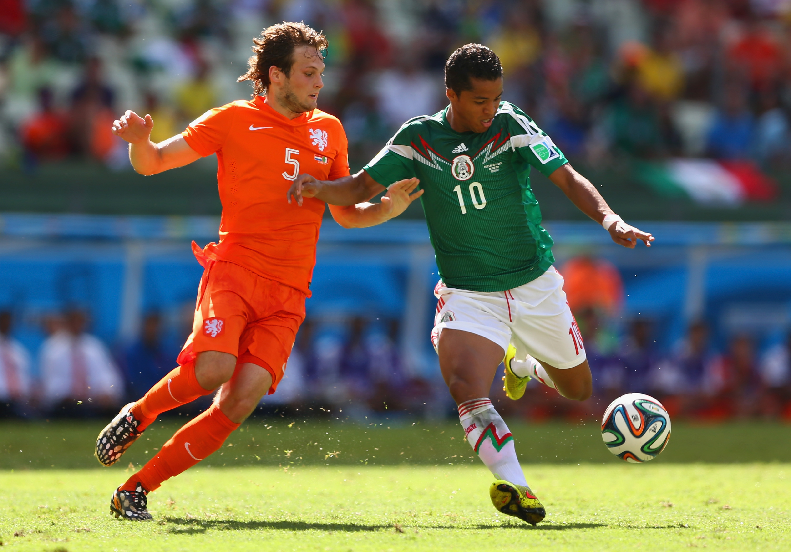 Niederlande gegen Mexiko (Update): 1:1 Gleichstand durch Tor von Giovani Dos Santos und Sneijder  (Videos)