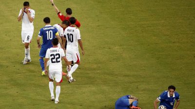 Costa Rica gegen Griechenland: Gelb-Rote Karte für Óscar Duarte von Costa Rica (Video)