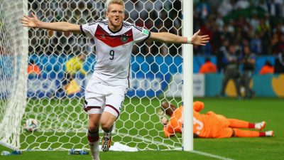 Deutschland gegen Algerien: Tor durch André Schürrle bringt Deutschland in die Führung (Video)