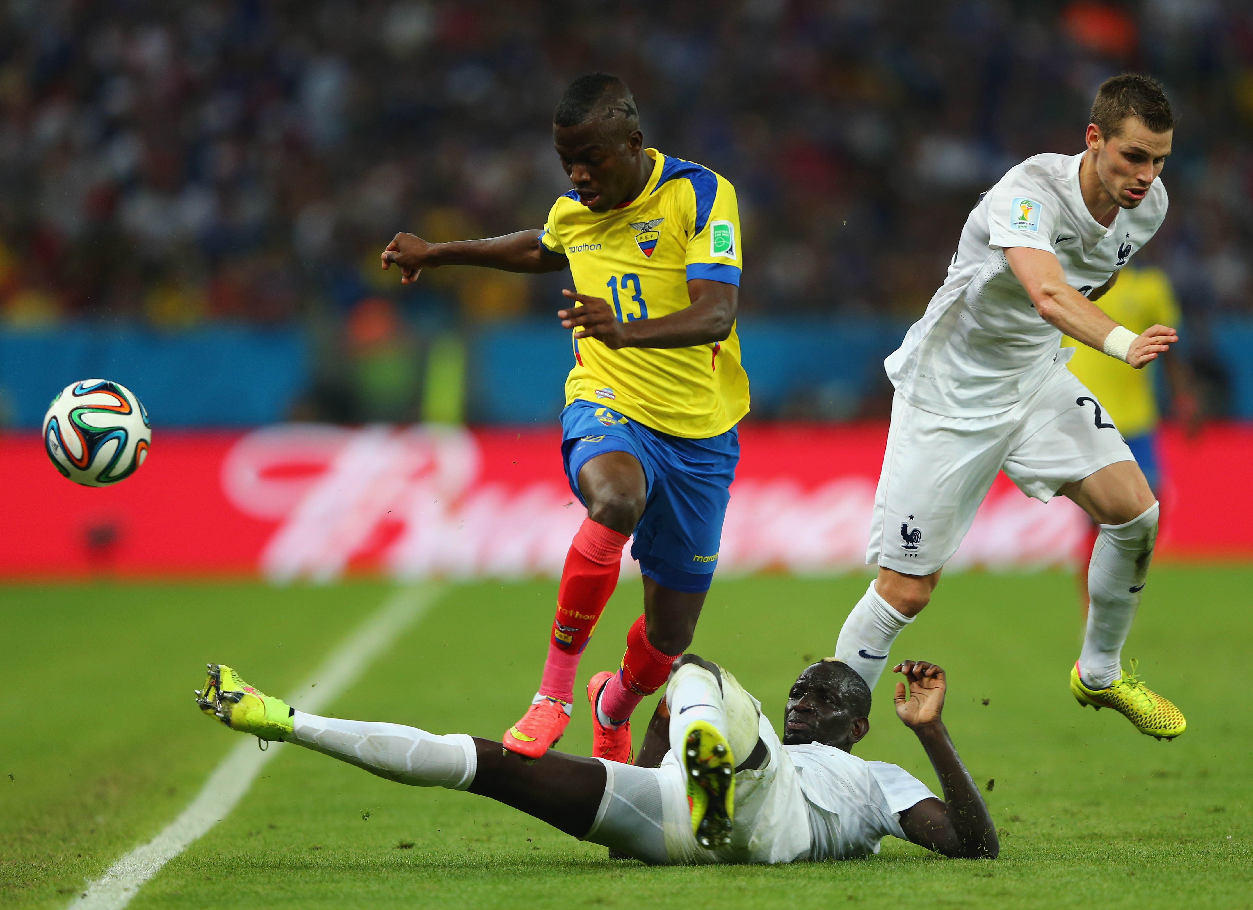 Rote Karte von Antonio Valencia (Ecuador) gegen Franzosen Lucas Digne (Video)