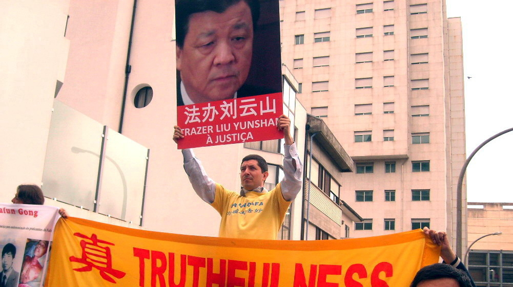 Aus Panik vor Falun Gong: Chinas Propagandaminister blamiert sich im Ausland