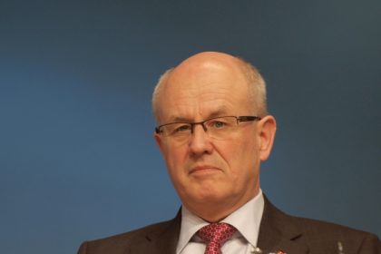 Ex-Minister Schönbohm attackiert Kauders AfD-Kurs