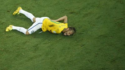 Brasilien geschockt durch Neymars WM-Ausfall: „Er ist unser bester Spieler, ich denke ohne ihn können wir nicht die Weltmeisterschaft gewinnen“ (Video)