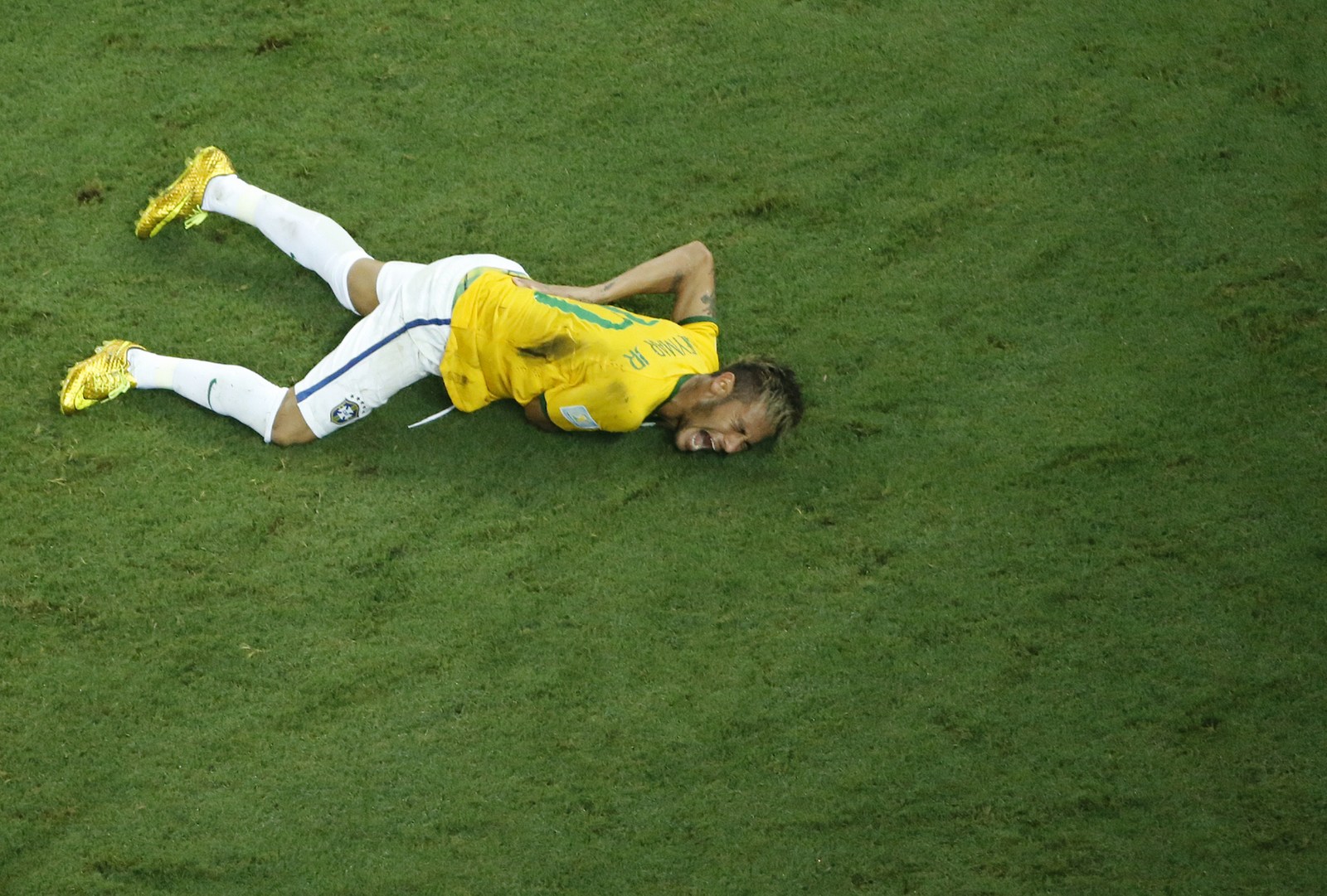Brasilien geschockt durch Neymars WM-Ausfall: „Er ist unser bester Spieler, ich denke ohne ihn können wir nicht die Weltmeisterschaft gewinnen“ (Video)