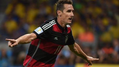 Bester Torschütze: Mit 16 Toren löst Miroslav Klose Ronaldo ab (Video)