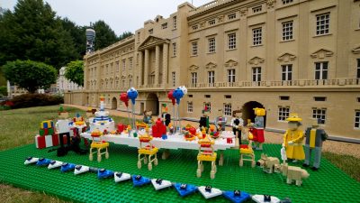 Prinz Georges 1. Geburtstag wird in Legoland Windsor mit einer Party begangen (+FOTOS)