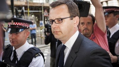 Hauptverantwortung für „News of the World“- Abhörskandal: Andy Coulson muss 18 Monate ins Gefängnis