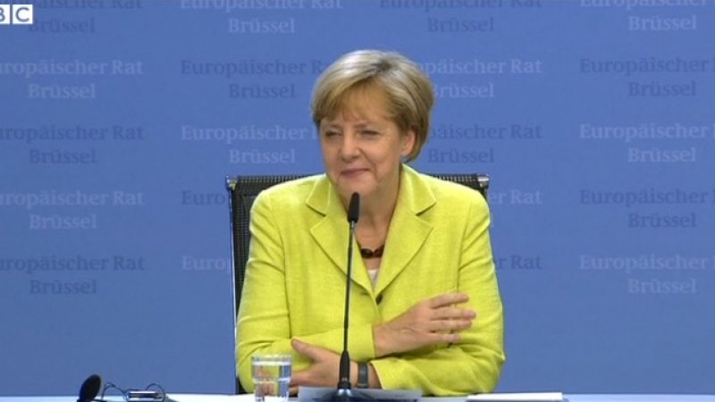 Angela Merkel wird 60: ZDF-Journalist Udo von Kampen singt peinliches Geburtstagsständchen! (VIDEO)