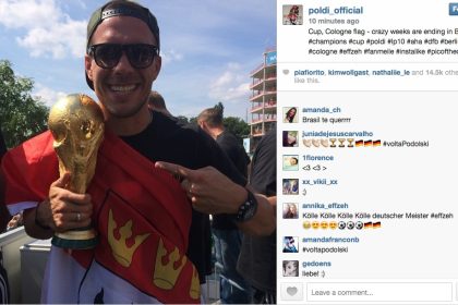 Siegtorheld Mario Götze: Da ist der Pokal in Berlin! (Mit Twitter von Podolski und Schweinsteiger)