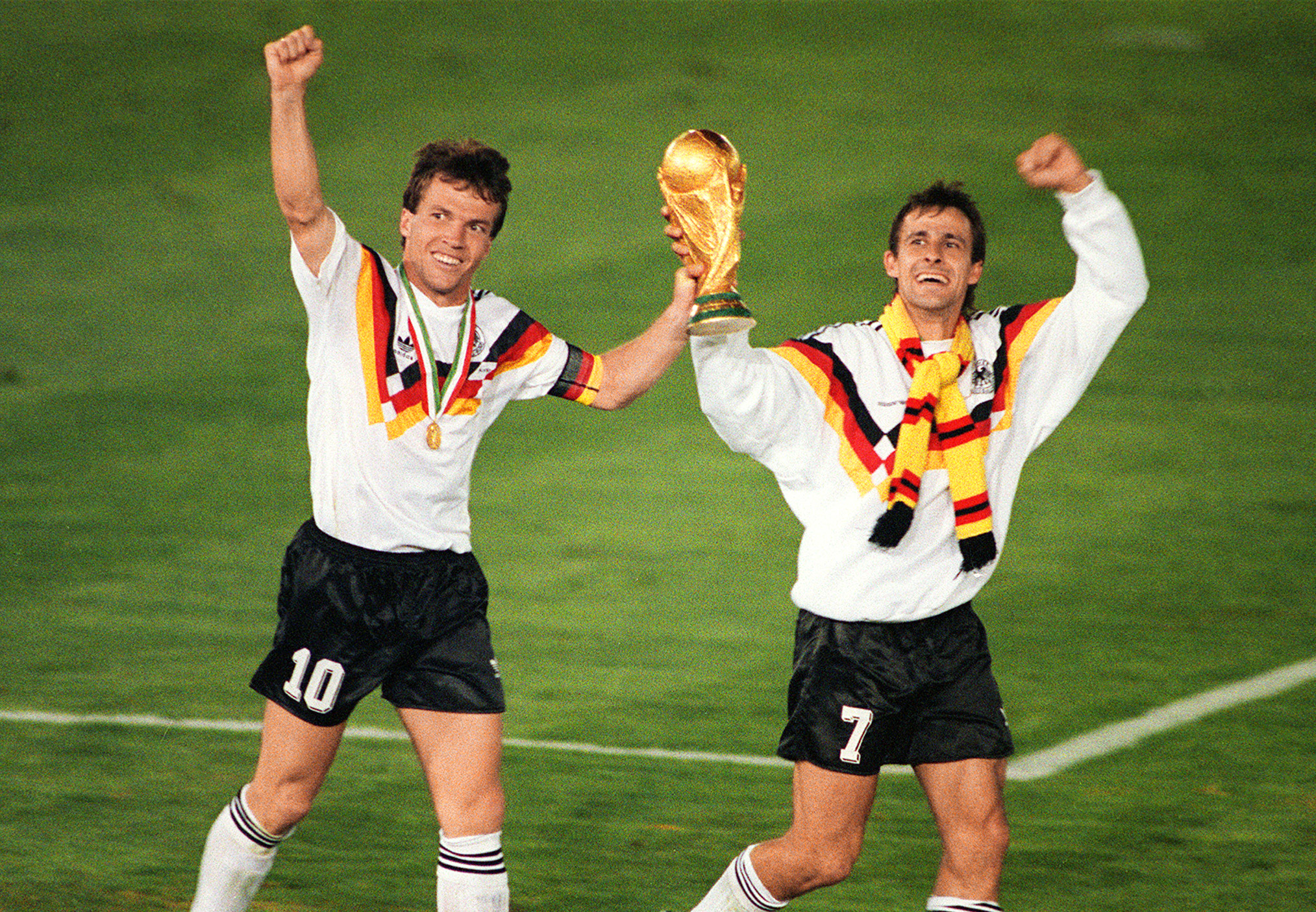 Gutes Omen für das Halbfinale Deutschland gegen Brasilien: Heute vor 24 Jahren wurde Deutschland Weltmeister! (Video)