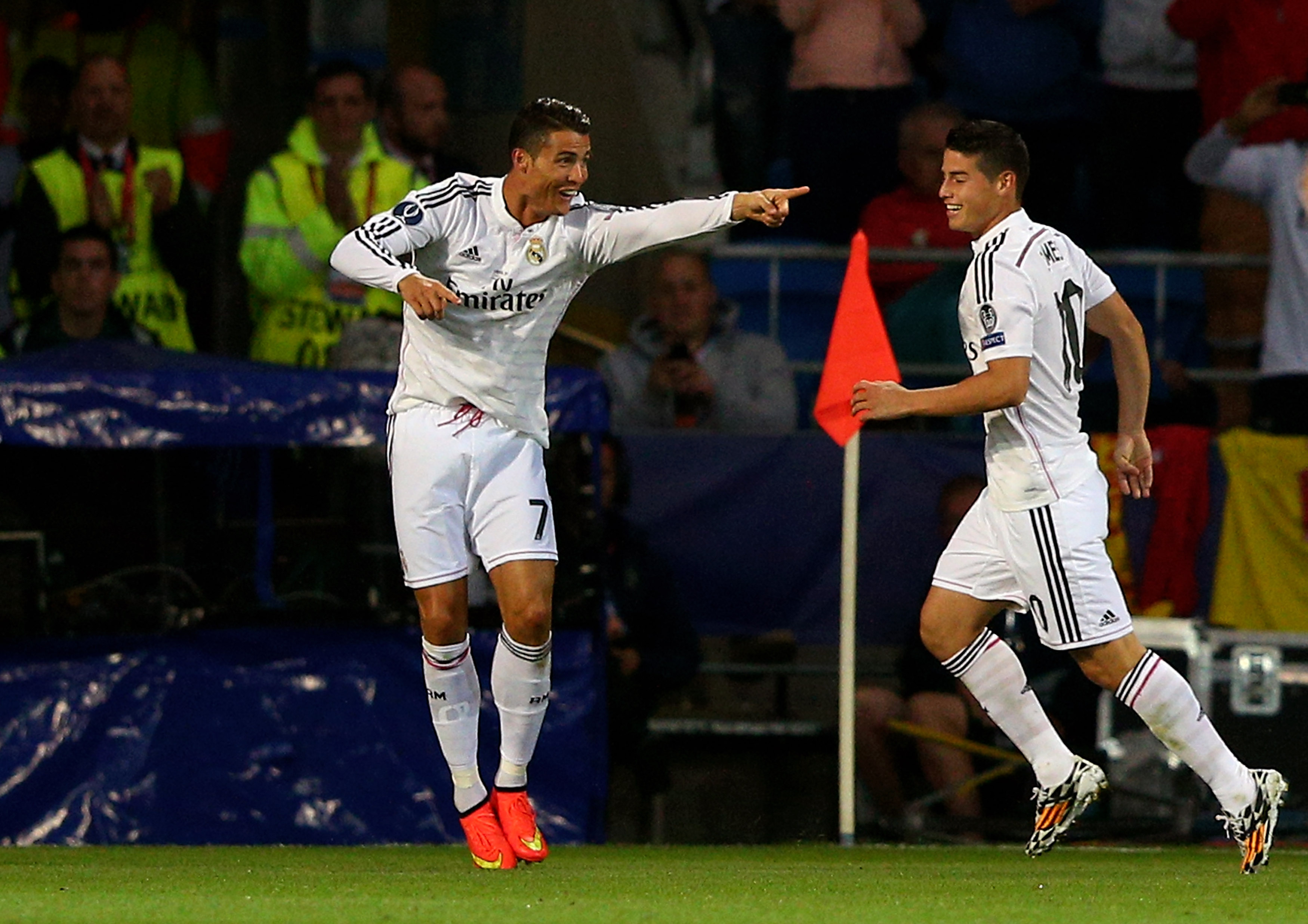 UEFA Supercup: Doppelpack von Cristiano Ronaldo bringt Real Madrid den Sieg gegen FC Sevilla (Video)
