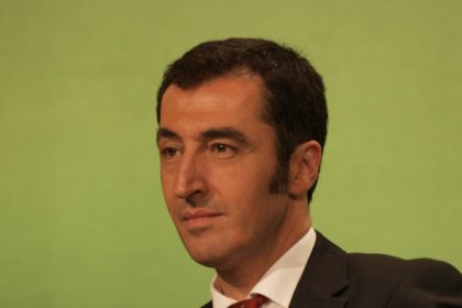 Özdemir unterstützt Kauder-Vorstoß für einheitliche Regeln beim Rüstungsexport
