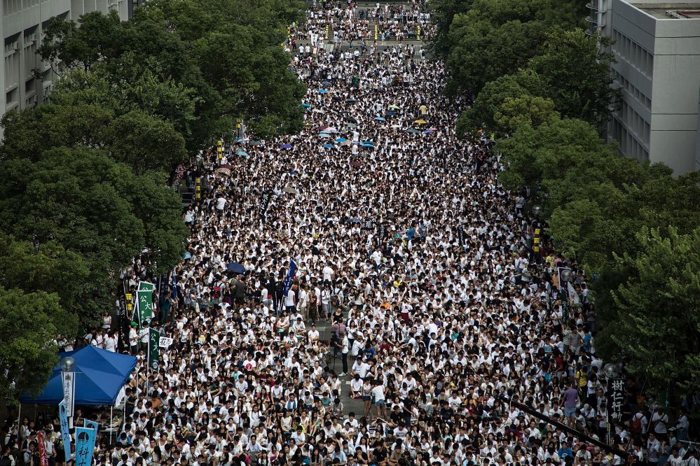 Studentenproteste in Hongkong: Will China ein zweites Tiananmen-Massaker inszenieren? (VIDEO)