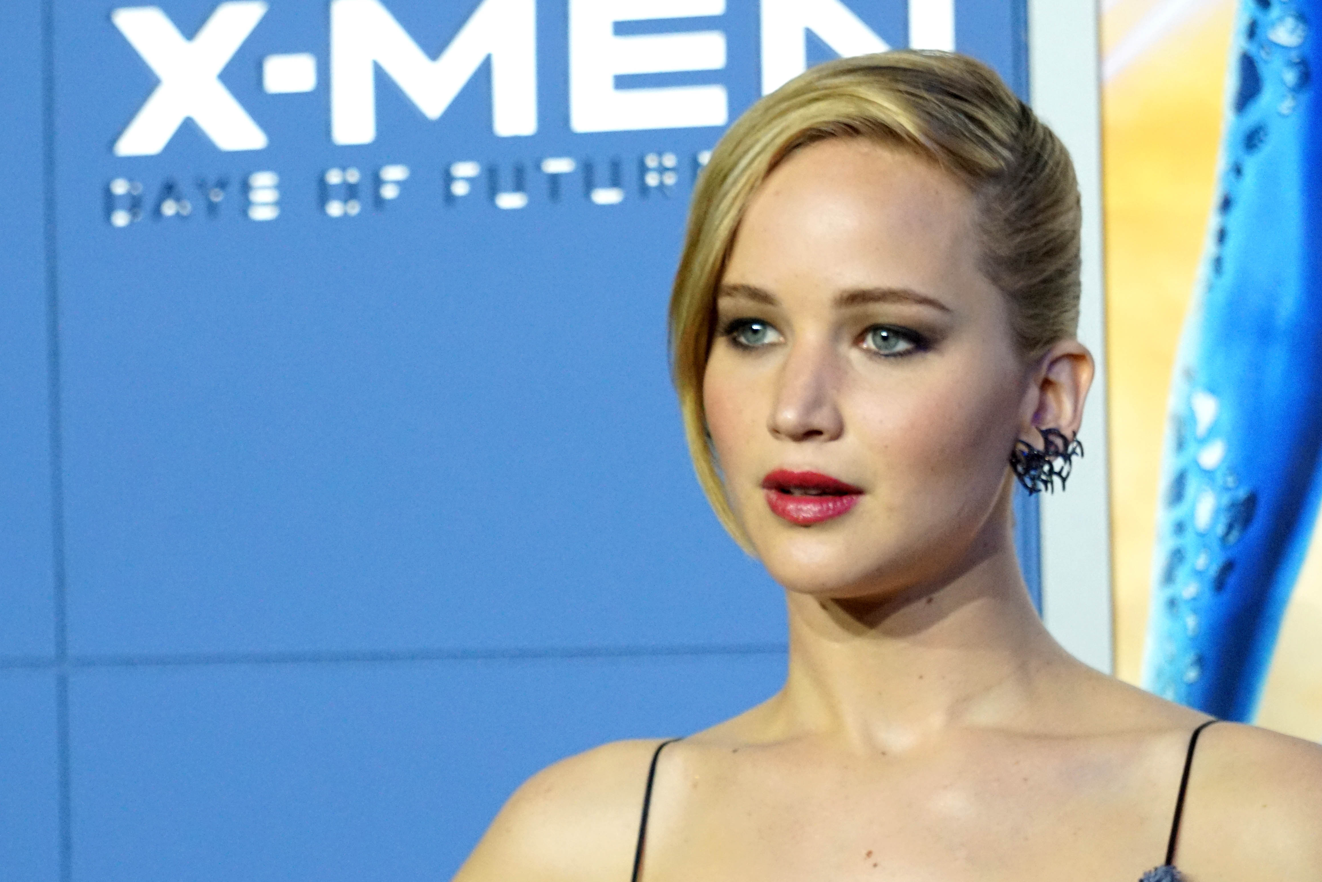 Jennifer Lawrence im Kampfanzug: So wird sie in „Tribute von Panem 3 Mockingjay“ aussehen! (Trailer)