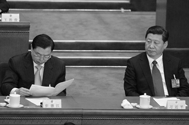 Zhang (li.) und Xi (re.) Erz-Rivalen in der Kommunistischen Partei Chinas, bei einer Sitzung im "Volkskongress" am am 10. März 2014.
