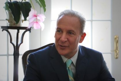 Finanz-Guru Peter Schiff sieht schwarze Wolken über der US-Wirtschaft aufziehen