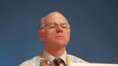 Lammert gegen Zustimmungspflicht des Bundestags bei Waffenlieferungen