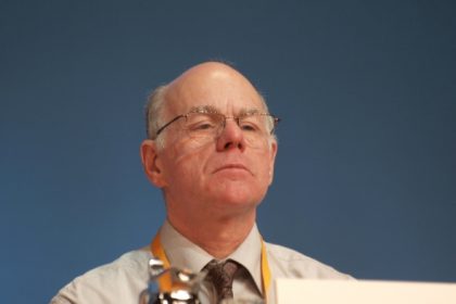 Lammert gegen Zustimmungspflicht des Bundestags bei Waffenlieferungen
