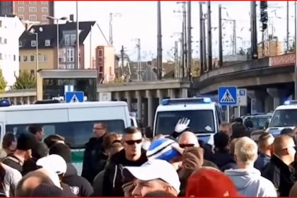 Heute im Live-Stream/Free TV: Frontal 21 – Hooligans, Salafisten, Bundeswehr im Irak – brisante Themen mit Ilka Brecht