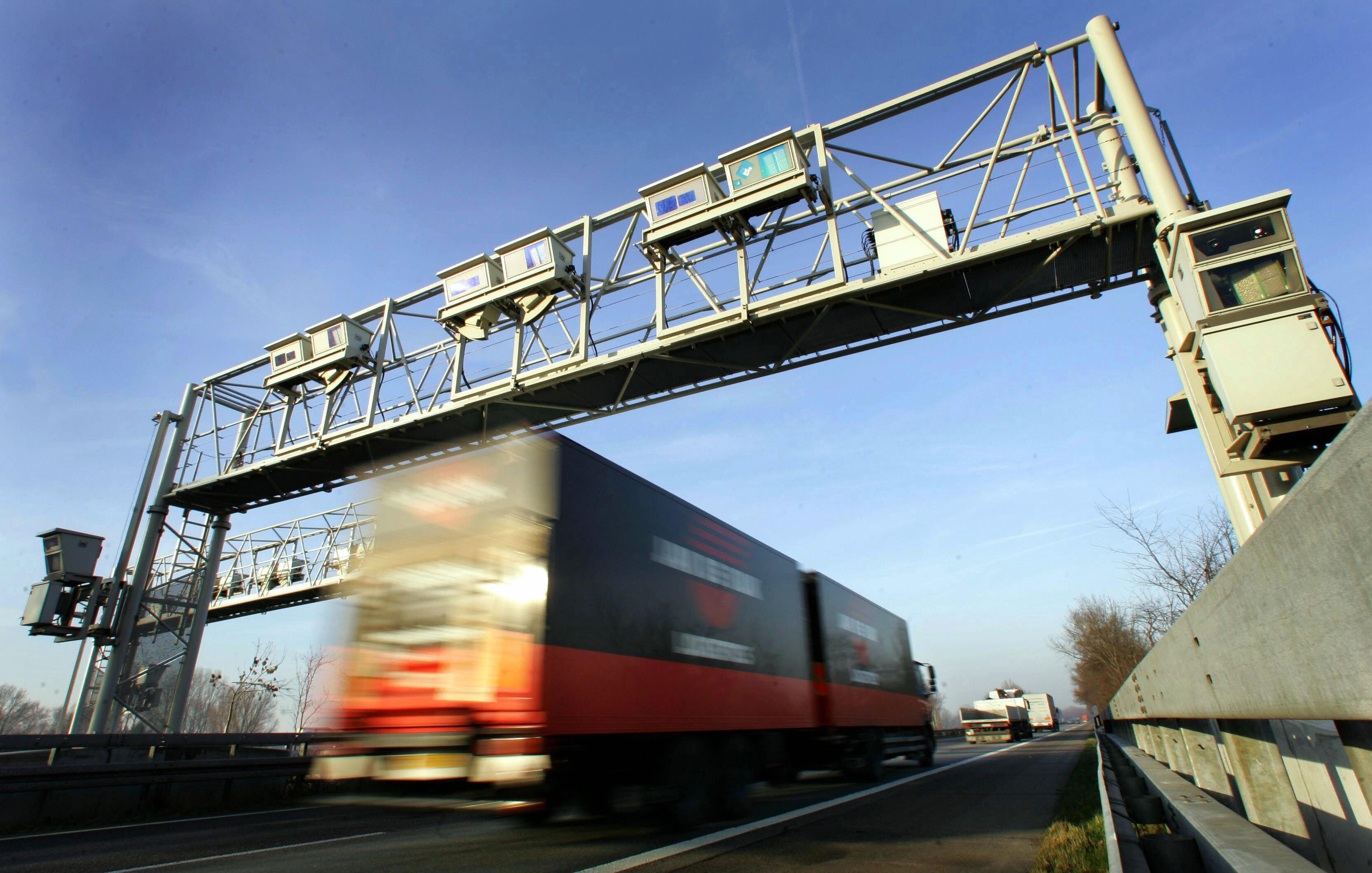 Nach LkW-Maut-Urteil: Transportbranche will Ausgleichsforderungen an Bund stellen