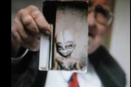 Raumfahrt-Koryphäe: „Im Area 51 arbeiten Aliens für die US-Regierung“ (VIDEO)