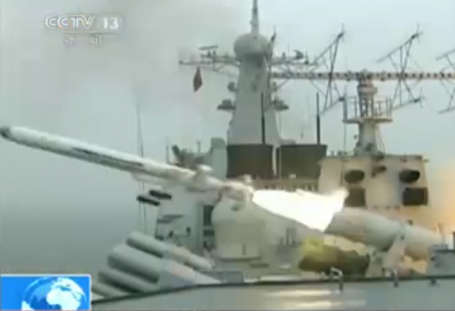Chinas Überschall-Missile CX 1 bei ihrem großen Auftritt im Staatsfernsehen.