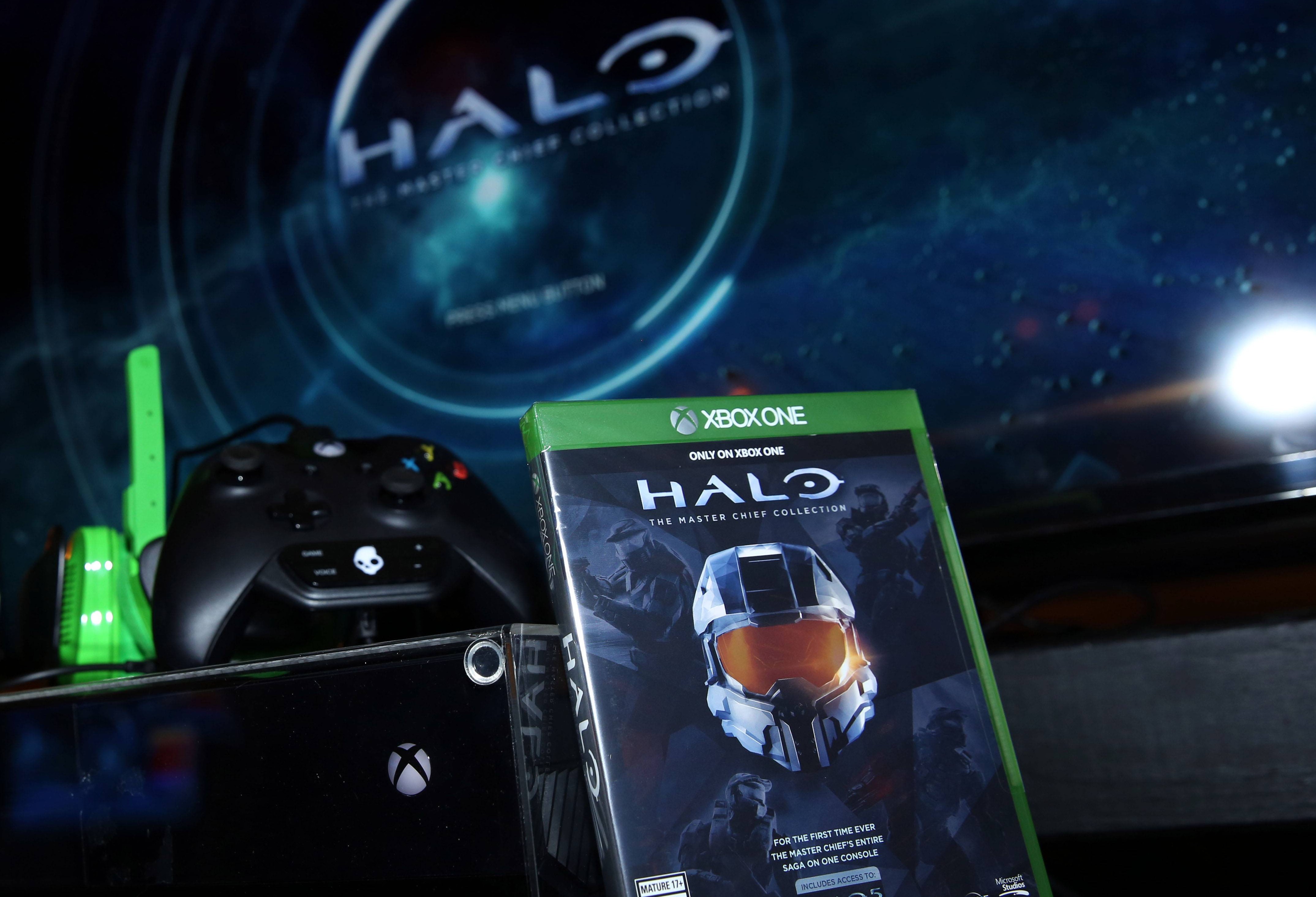 Black Friday Xbox One Angebot mit Halo für 399 Euro (+Amazon Blitzangebote für Games)