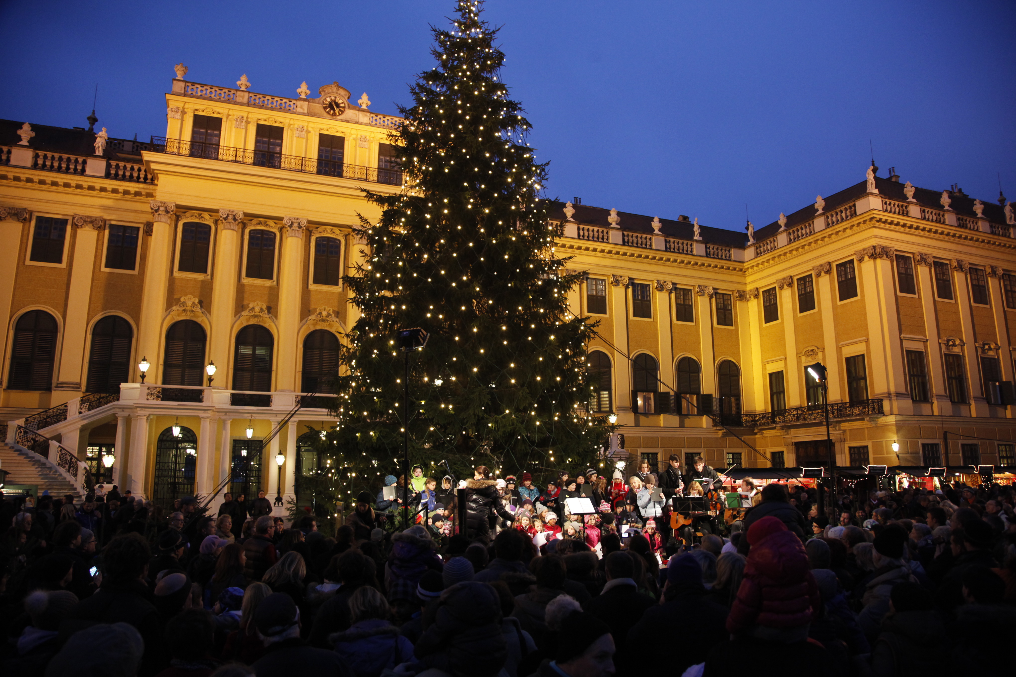 Merry Christmas aus Wien: Weihnachtsfeeling am Weihnachtsmarkt Schloß Schönbrunn